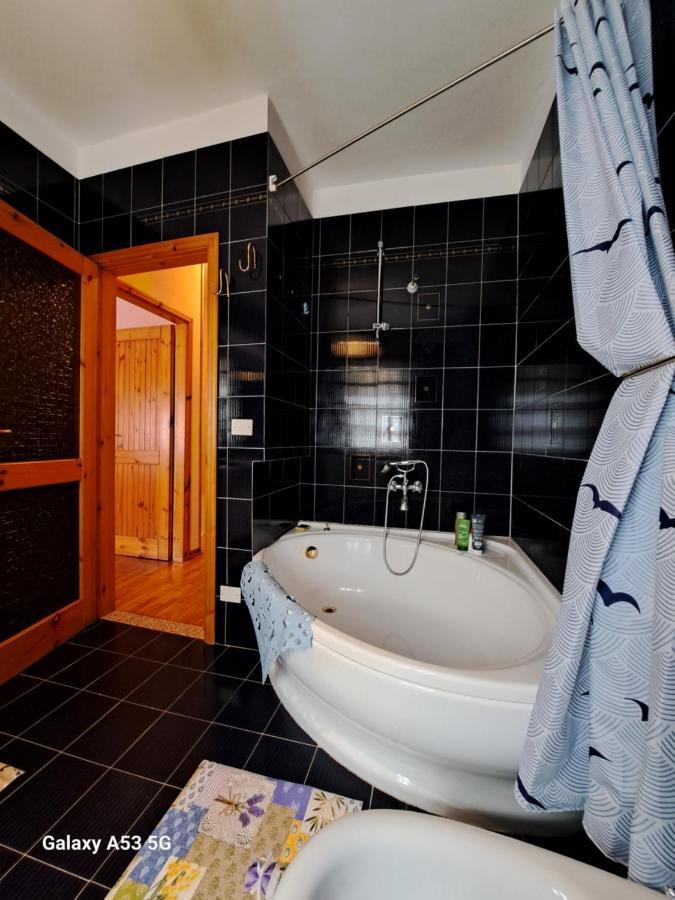 B&B La Casina Da Semmy Comacchio Exteriör bild